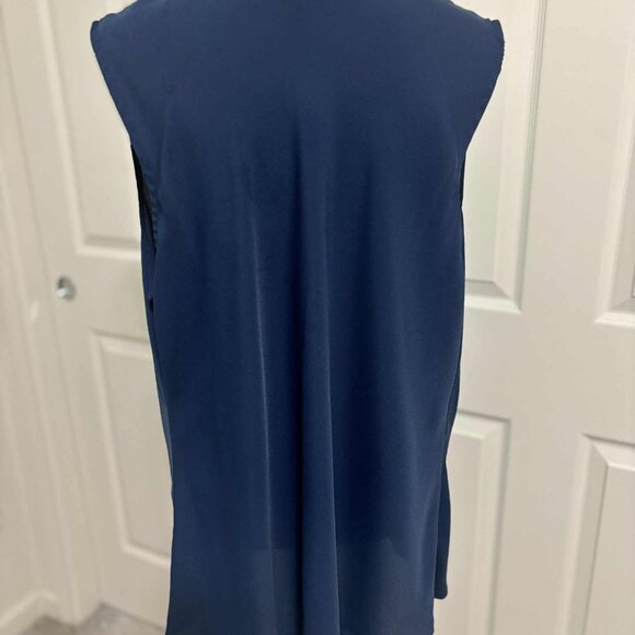 Women's Like New Navy Blue Sheer & Sleeveless Blouse with Drooped Neck - Picture 4 of 6